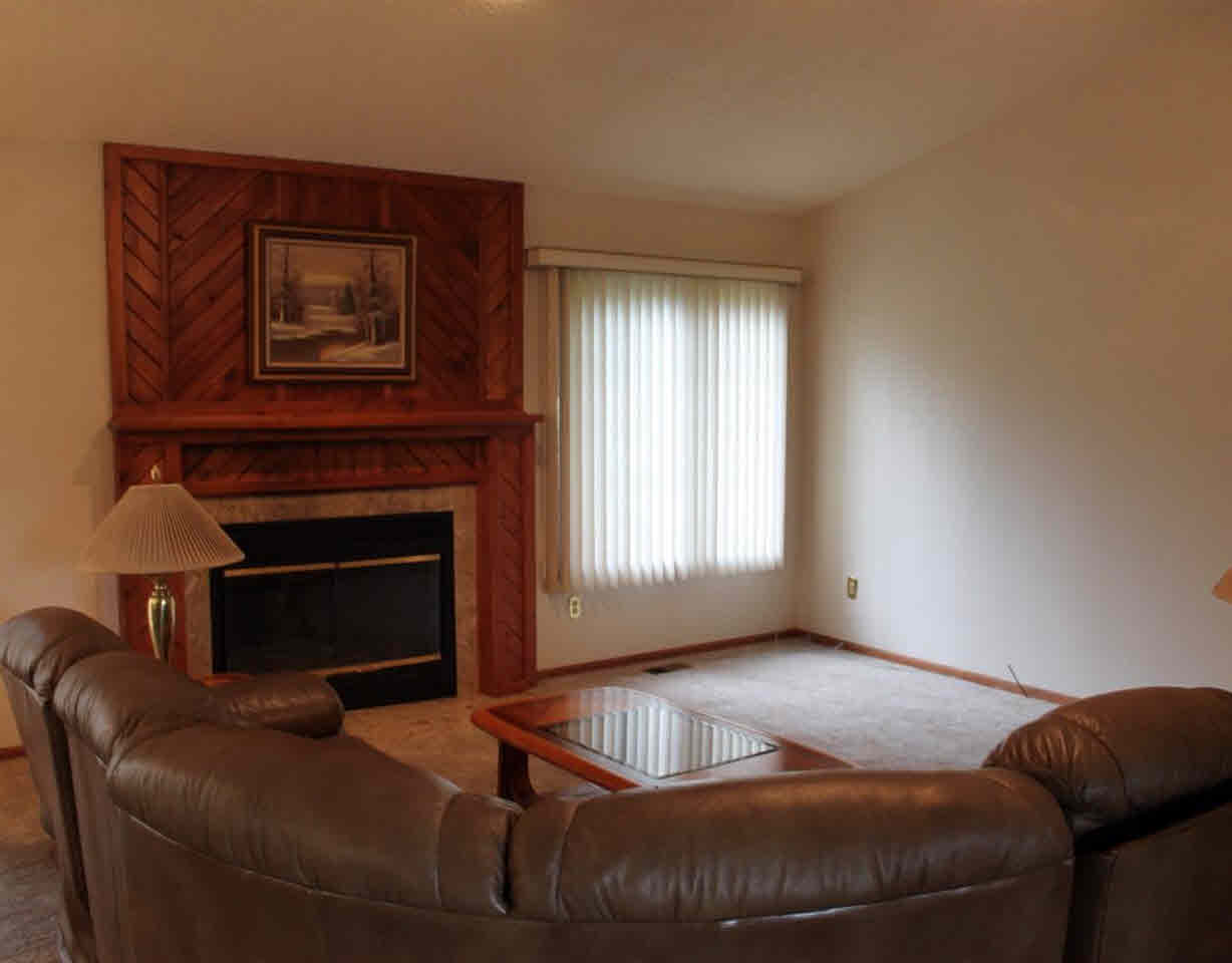 1030 North Linden Road Flint, MI 48532 - Photo 18 of 57 21304686-17.JPG