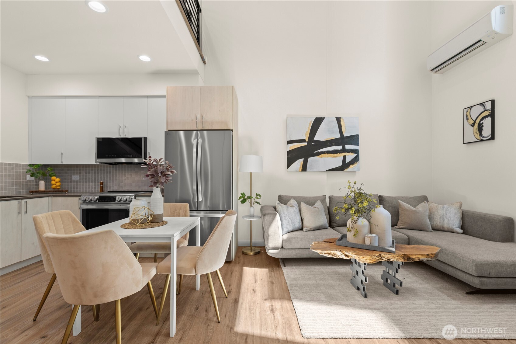 9518 Interlake Avenue North Seattle, WA 98103 - Photo 16 of 40