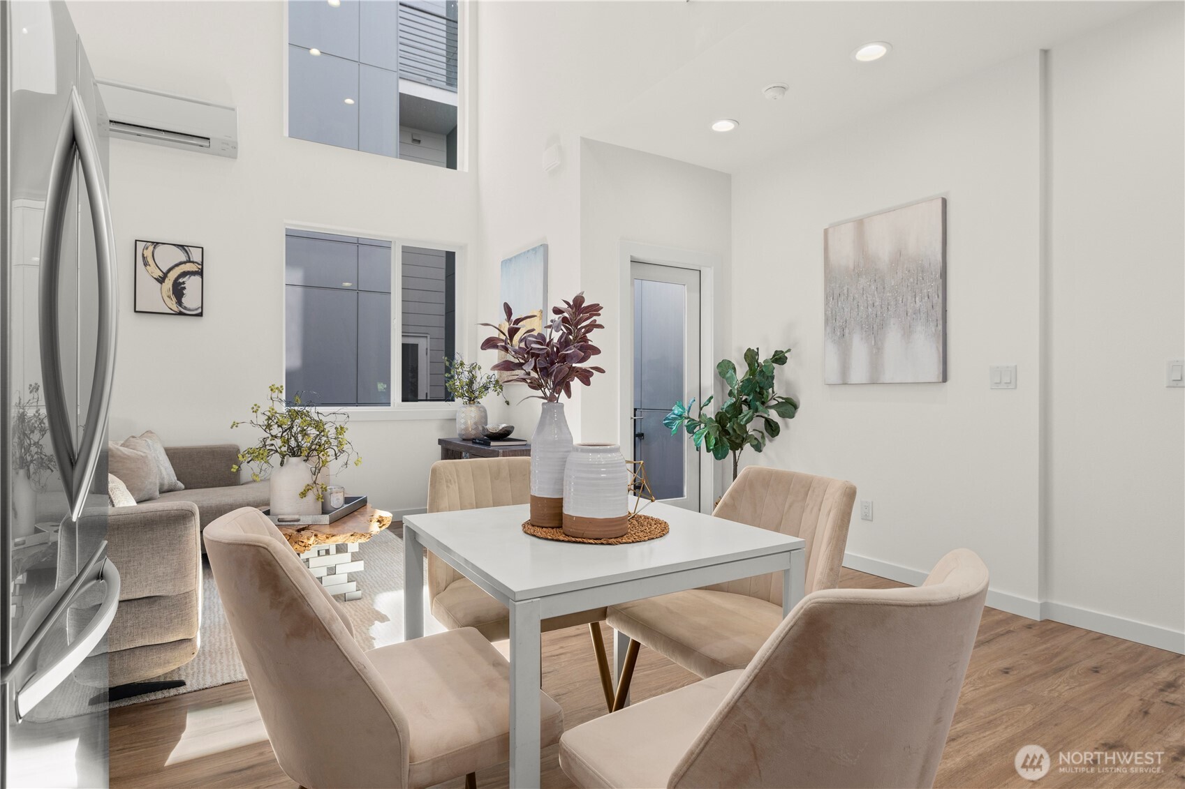 9518 Interlake Avenue North Seattle, WA 98103 - Photo 17 of 40