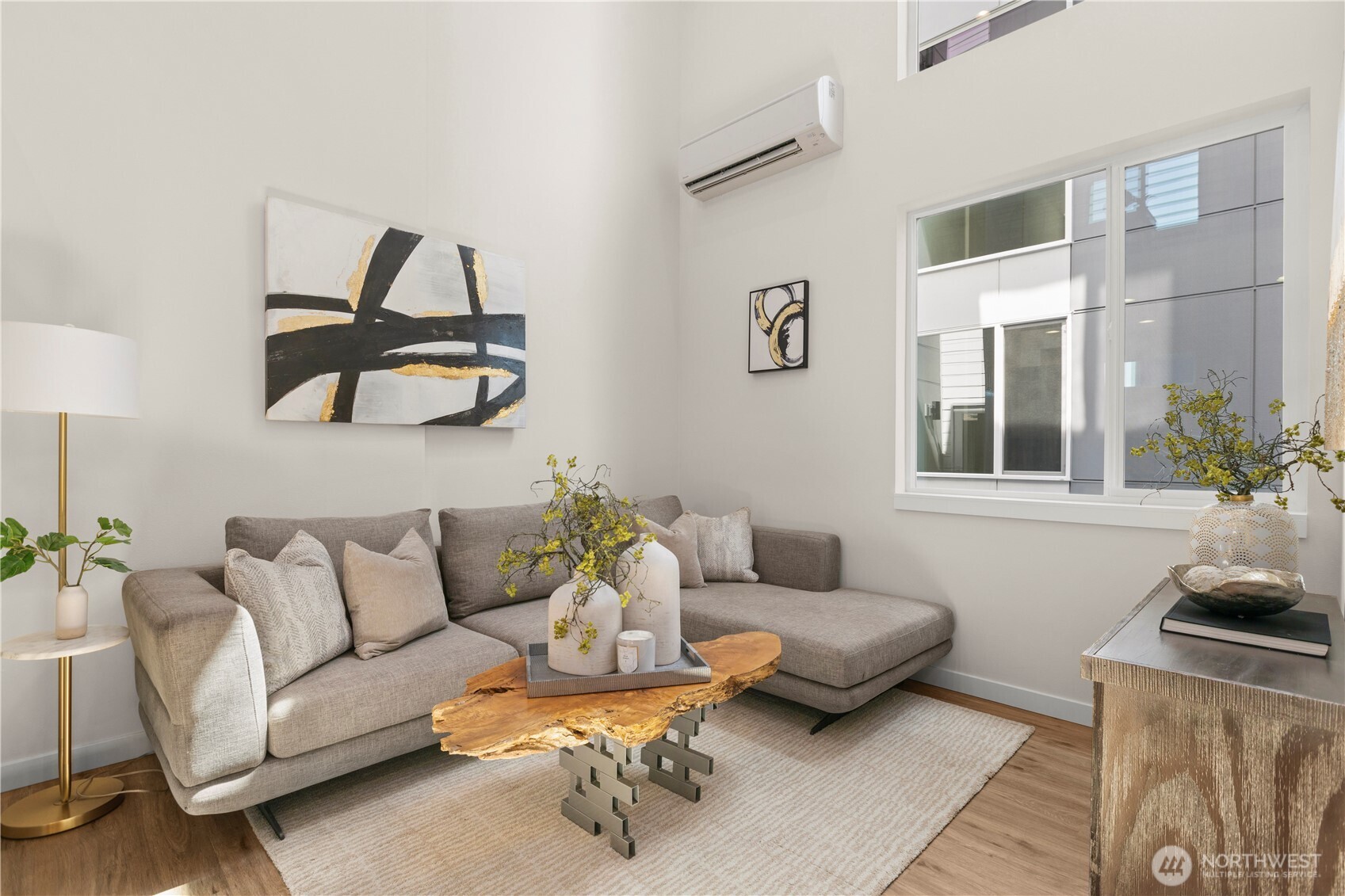 9518 Interlake Avenue North Seattle, WA 98103 - Photo 20 of 40