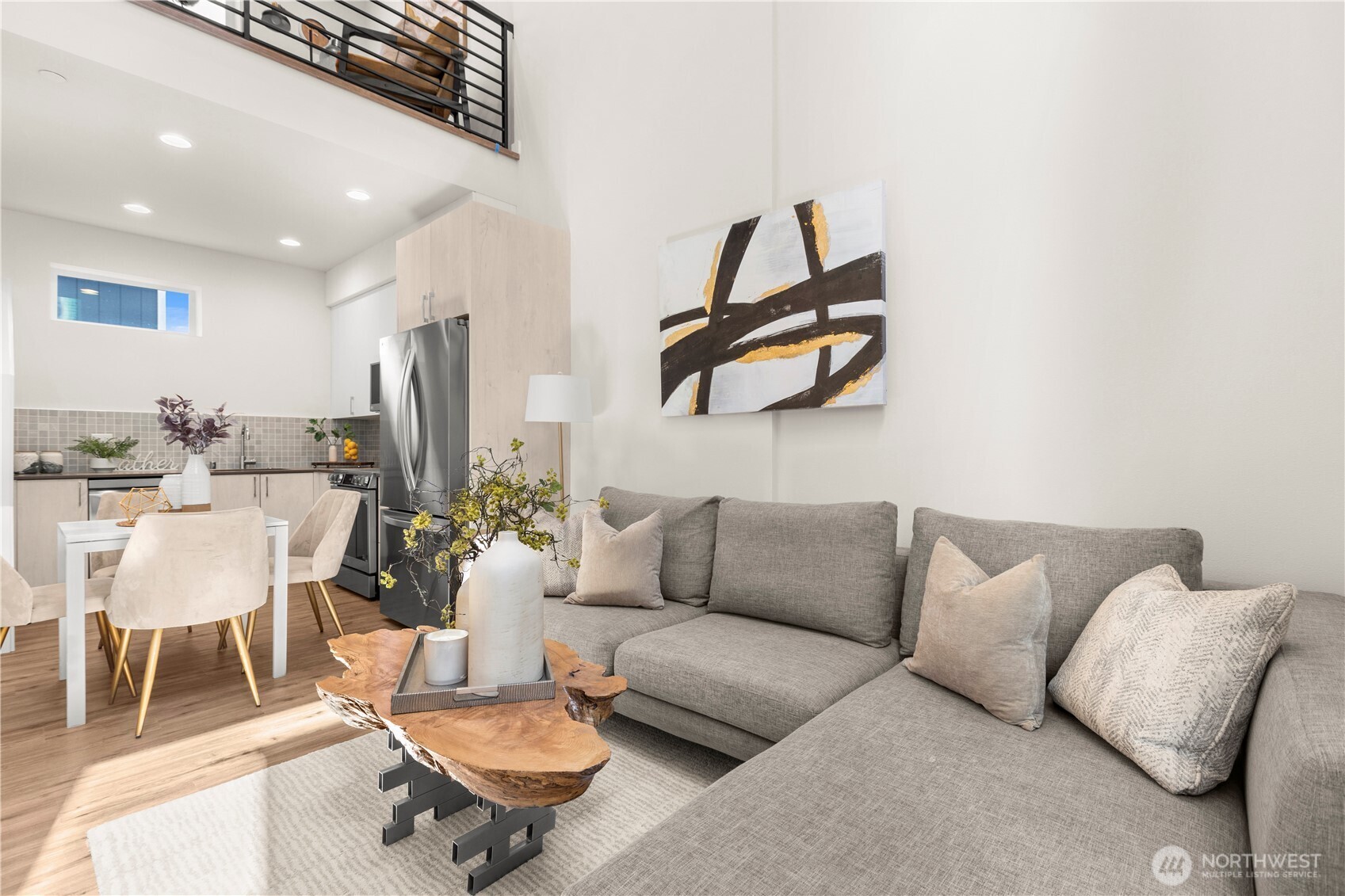 9518 Interlake Avenue North Seattle, WA 98103 - Photo 21 of 40