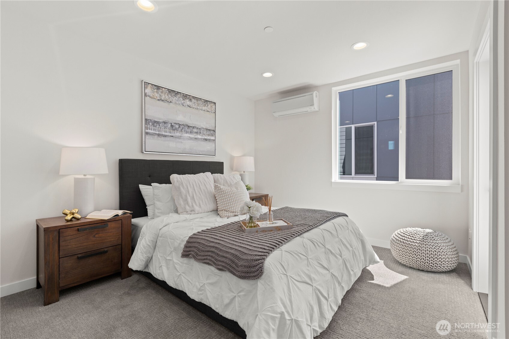 9518 Interlake Avenue North Seattle, WA 98103 - Photo 25 of 40