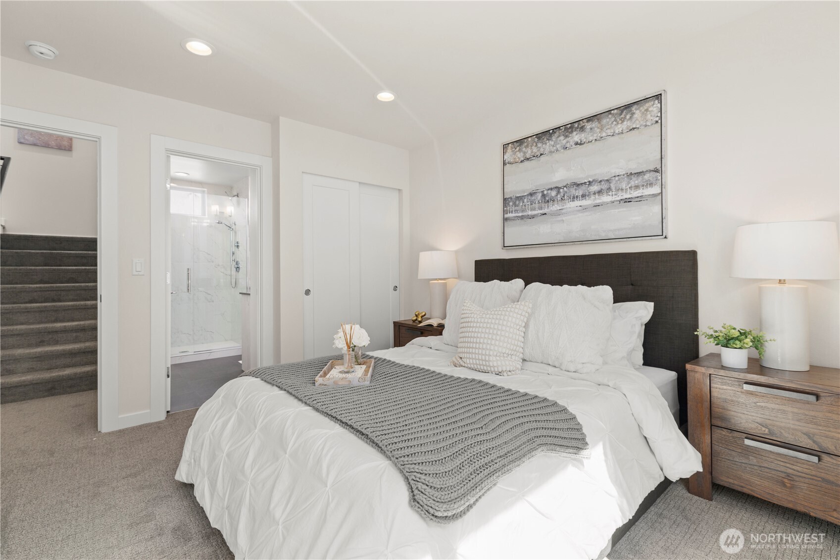 9518 Interlake Avenue North Seattle, WA 98103 - Photo 27 of 40