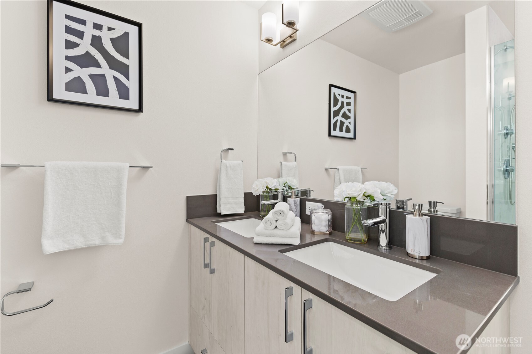 9518 Interlake Avenue North Seattle, WA 98103 - Photo 29 of 40