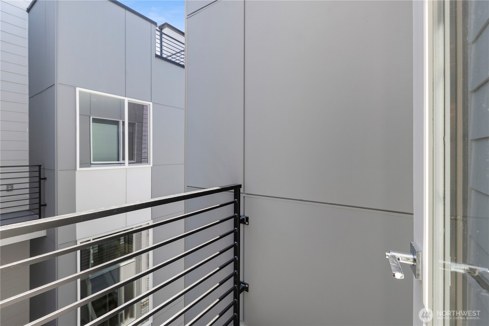 9518 Interlake Avenue North Seattle, WA 98103 - Photo 30 of 40