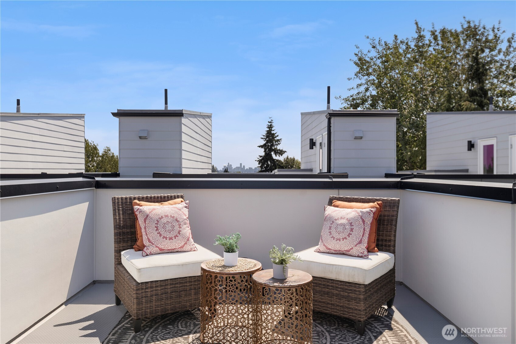 9518 Interlake Avenue North Seattle, WA 98103 - Photo 32 of 40