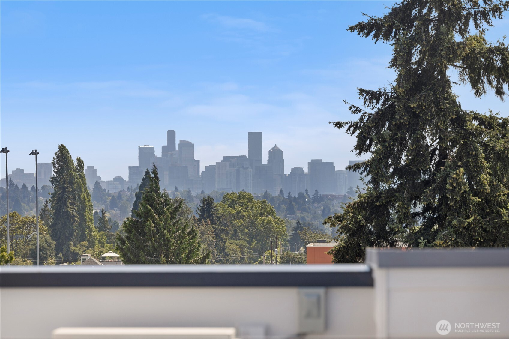 9518 Interlake Avenue North Seattle, WA 98103 - Photo 34 of 40