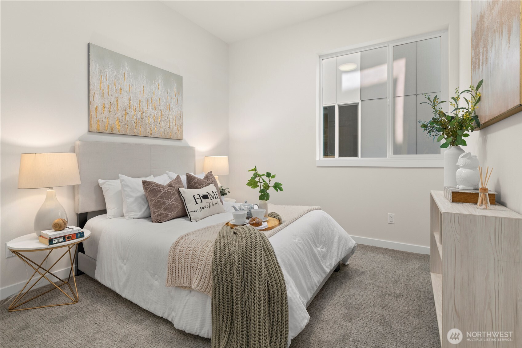 9518 Interlake Avenue North Seattle, WA 98103 - Photo 8 of 40