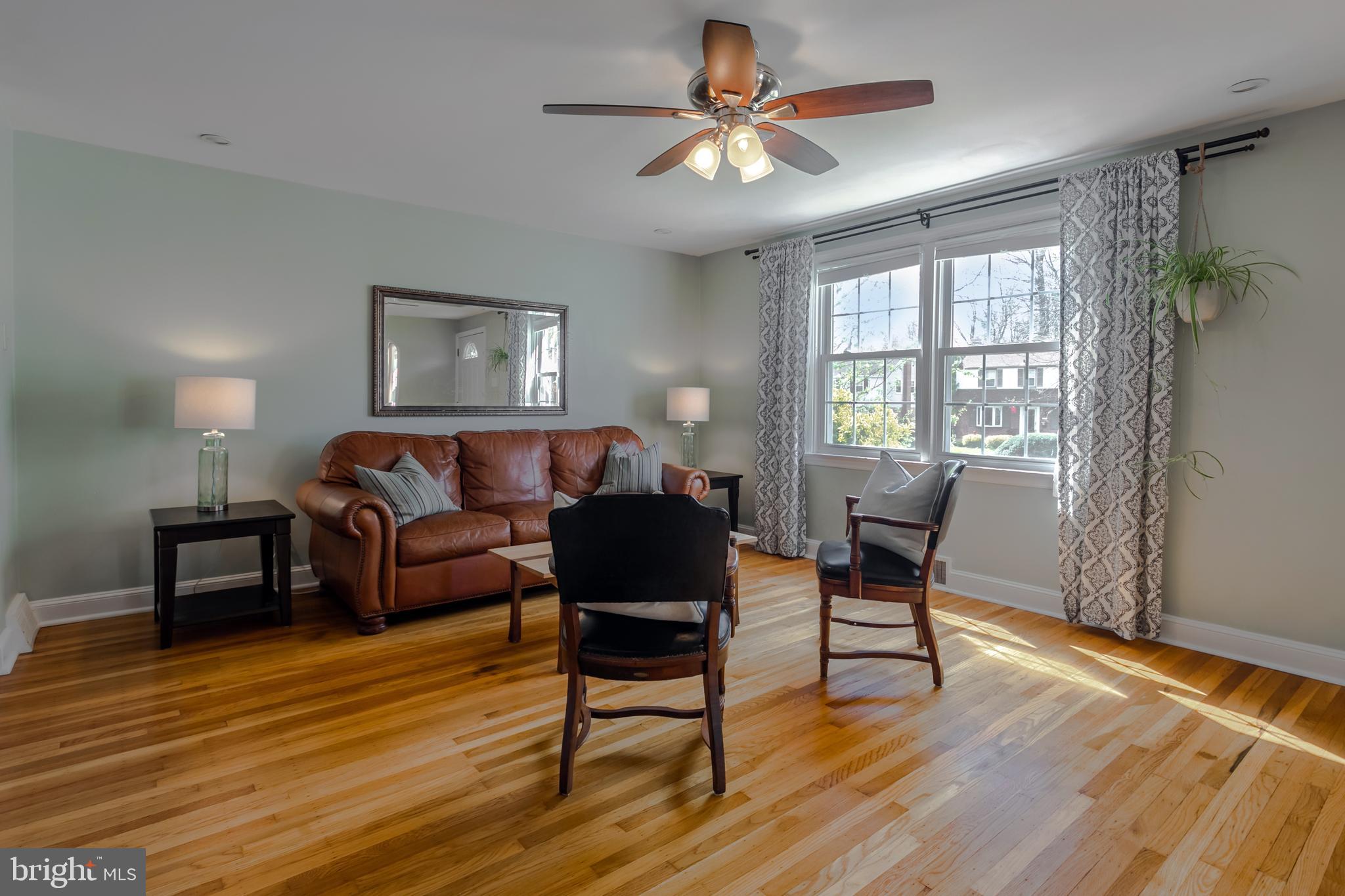 220 Wickford Road Havertown, PA 19083 - Photo 3 of 29