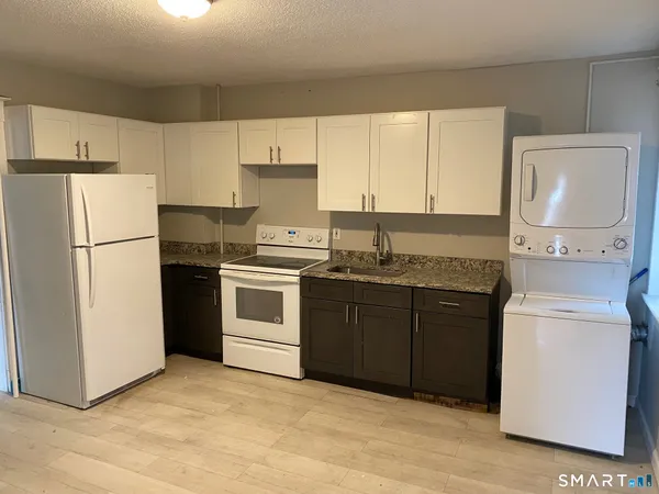 $1,300 | 177 West Street, Unit 5, Bristol, CT 06010