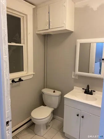 $1,300 | 177 West Street, Unit 5, Bristol, CT 06010