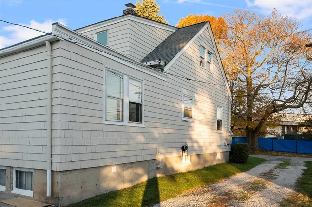 $2,300 | 97 Bliss Mine Road, Newport, RI 02840