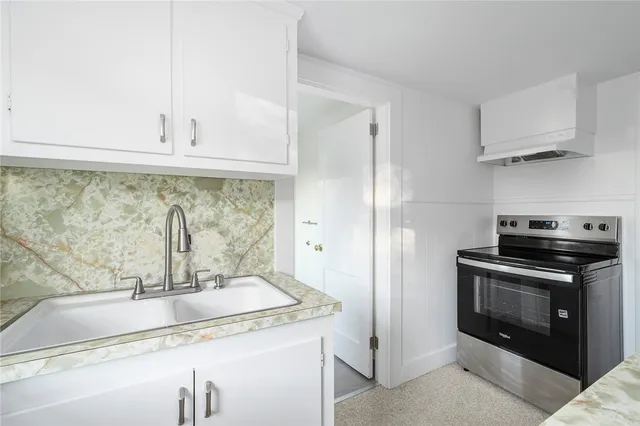 $2,300 | 97 Bliss Mine Road, Newport, RI 02840