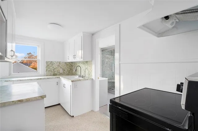 $2,300 | 97 Bliss Mine Road, Newport, RI 02840