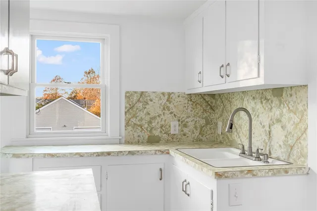 $2,300 | 97 Bliss Mine Road, Newport, RI 02840