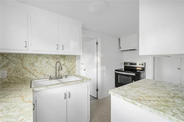 $2,300 | 97 Bliss Mine Road, Newport, RI 02840