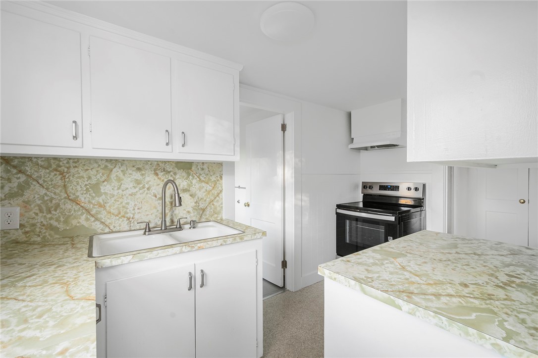 97 Bliss Mine Road Newport, RI 02840 - Photo 9 of 32