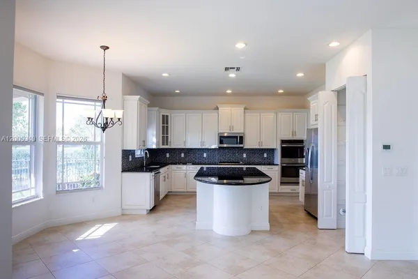 $6,900 | 8630 Lakeside Bend, Parkland, FL 33076