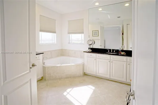 $6,900 | 8630 Lakeside Bend, Parkland, FL 33076