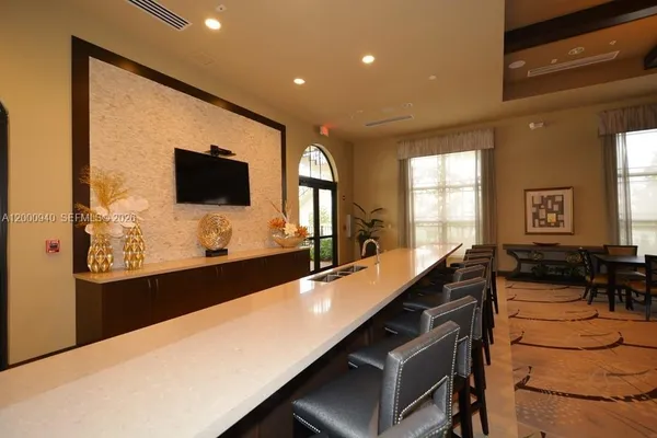 $6,900 | 8630 Lakeside Bend, Parkland, FL 33076