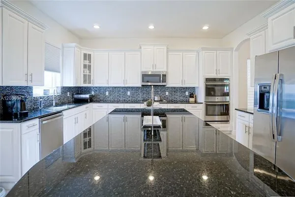 $6,900 | 8630 Lakeside Bend, Parkland, FL 33076