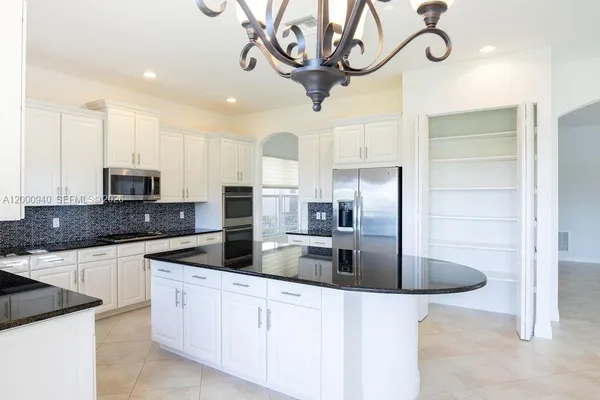 $6,900 | 8630 Lakeside Bend, Parkland, FL 33076