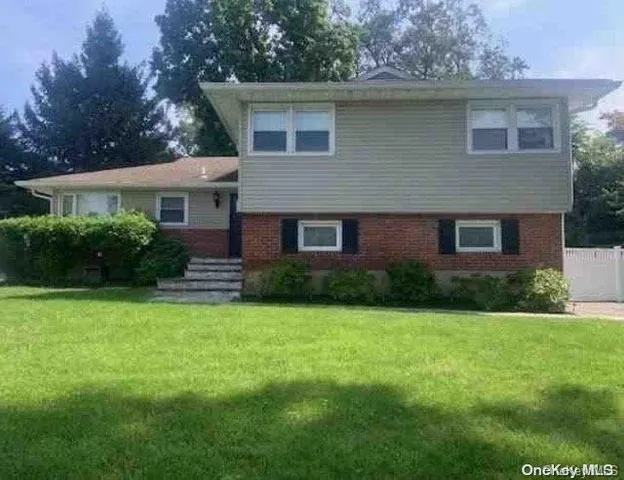 $950,000 | Undisclosed Address, Glen Cove, NY 11542