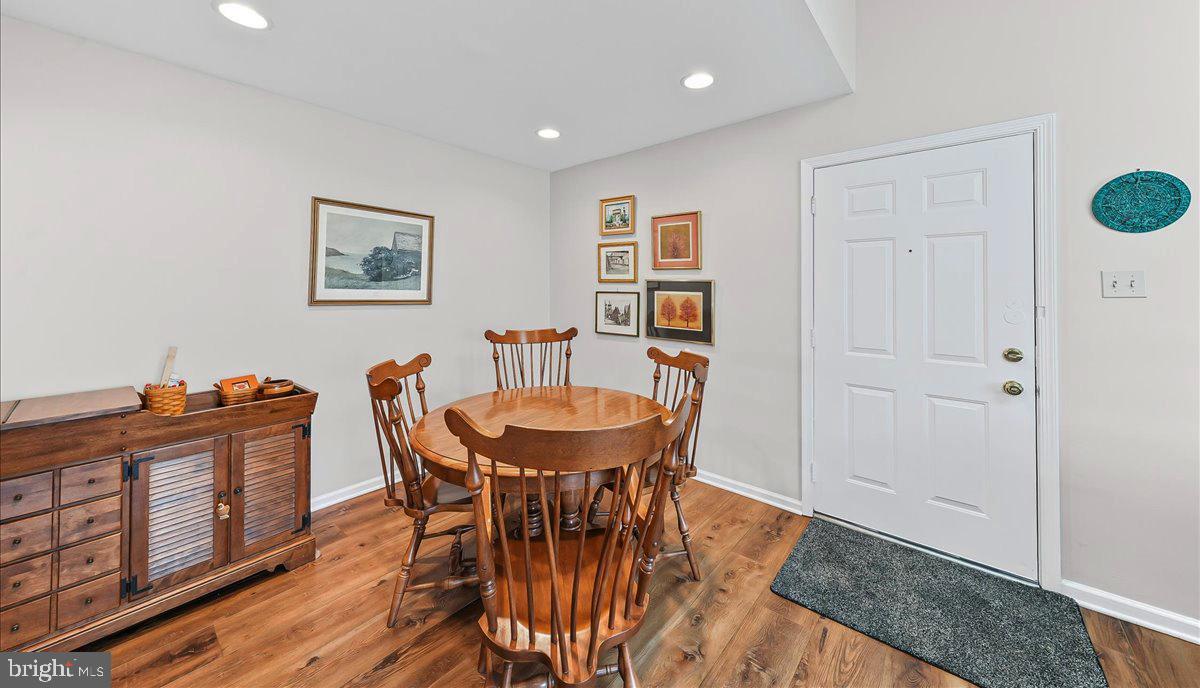 76 Le Forge Court, Unit 76 Chesterbrook, PA 19087 - Photo 11 of 34 Dining room