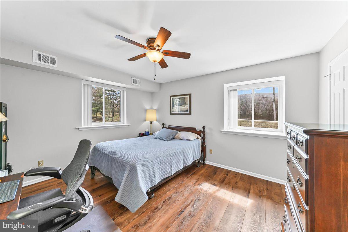 76 Le Forge Court, Unit 76 Chesterbrook, PA 19087 - Photo 21 of 34 Main bedroom