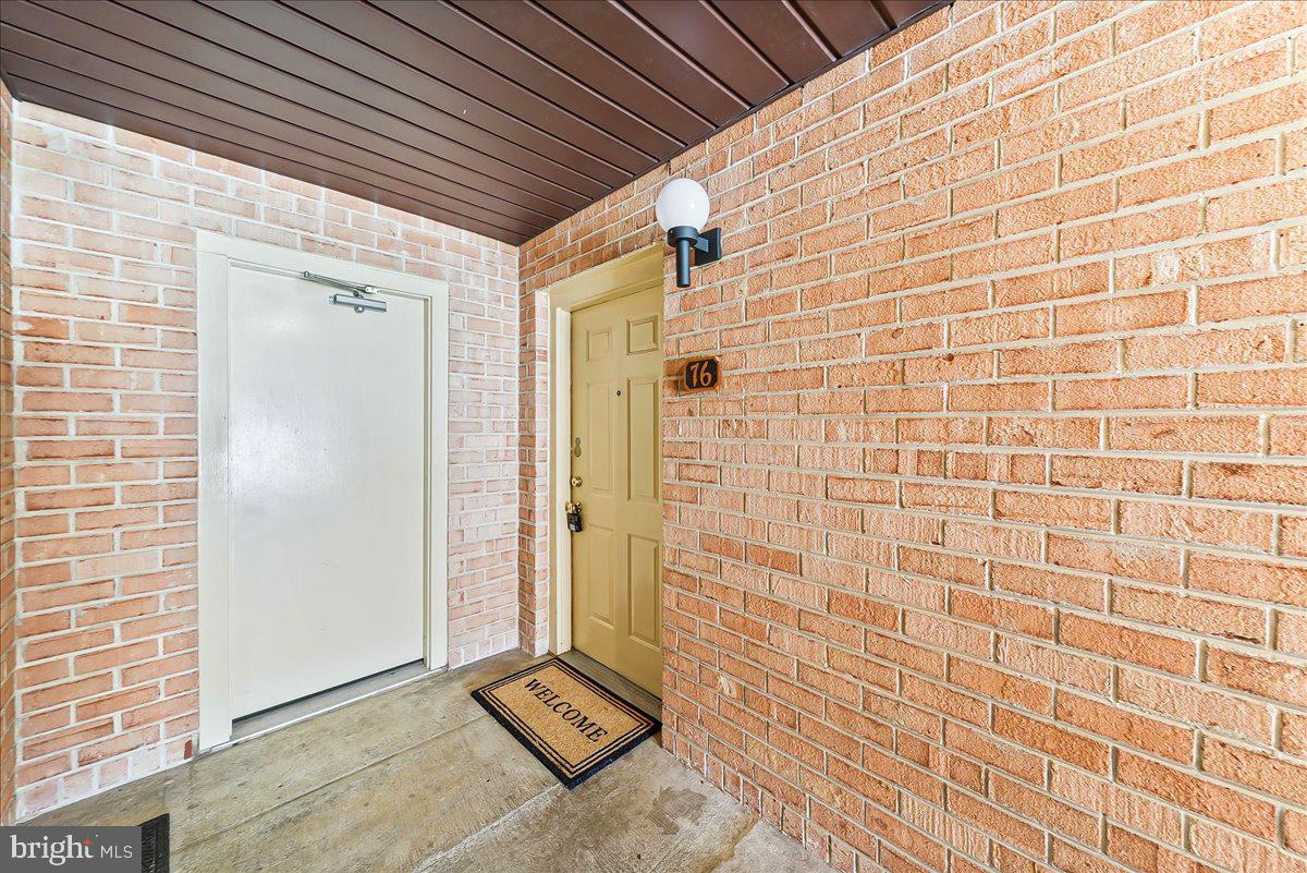 76 Le Forge Court, Unit 76 Chesterbrook, PA 19087 - Photo 3 of 34 entry