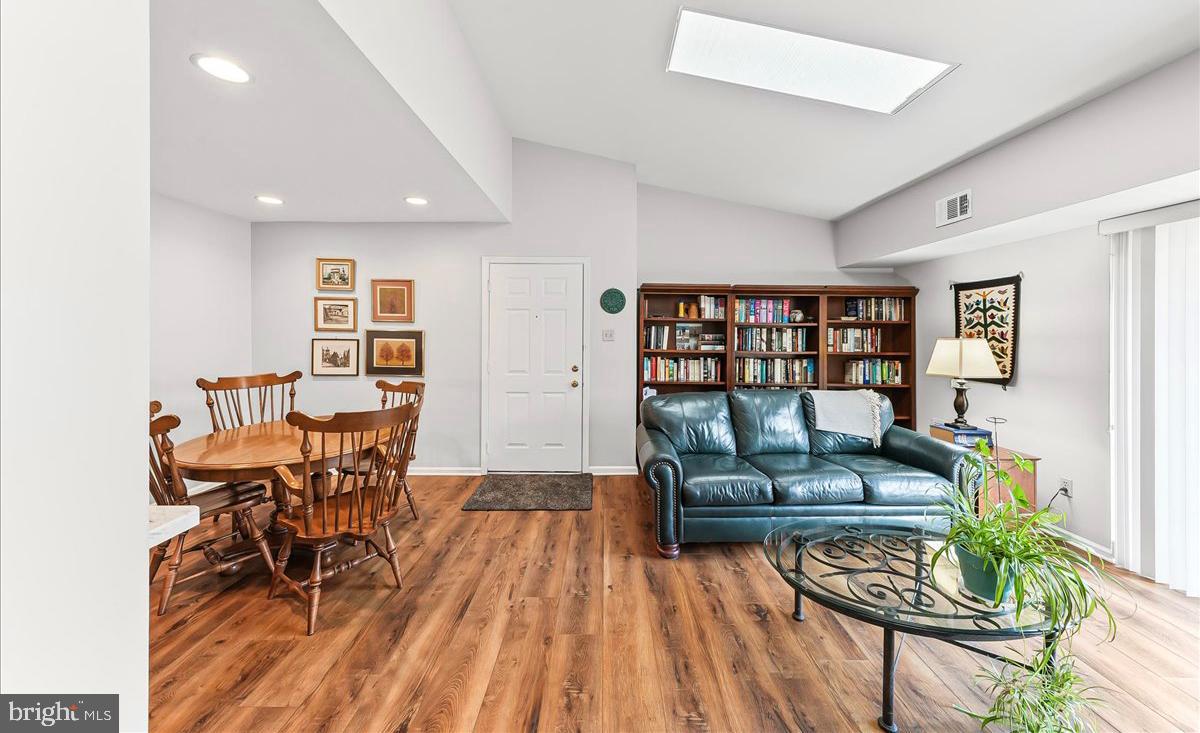 76 Le Forge Court, Unit 76 Chesterbrook, PA 19087 - Photo 6 of 34 Entry