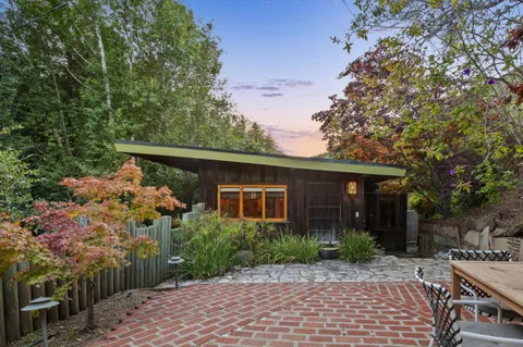 $2,500,000 | 10026 Sycamore Canyon Road, Big Sur, CA 93920