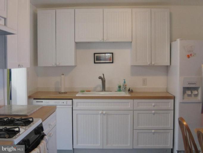 2023 Chesapeake Road Annapolis, MD 21409 - Photo 10 of 17 Kitchen #2