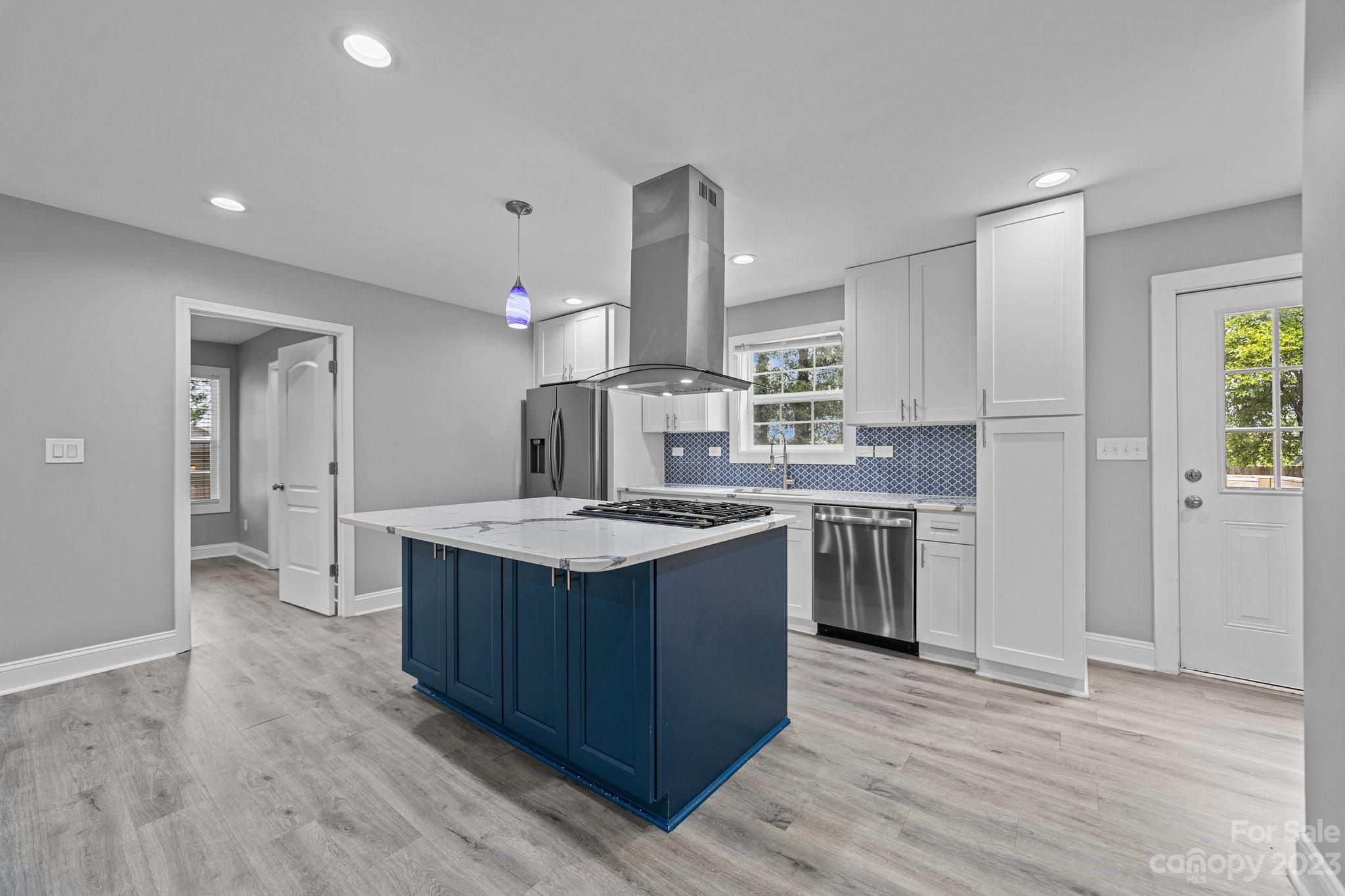 4644 Connecting Road Charlotte, NC 28209 - Photo 5 of 21