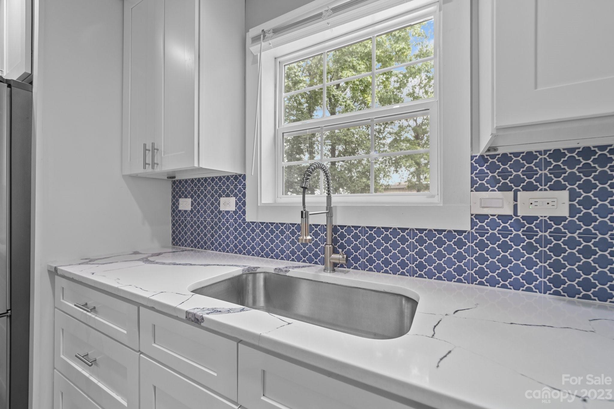 4644 Connecting Road Charlotte, NC 28209 - Photo 8 of 21