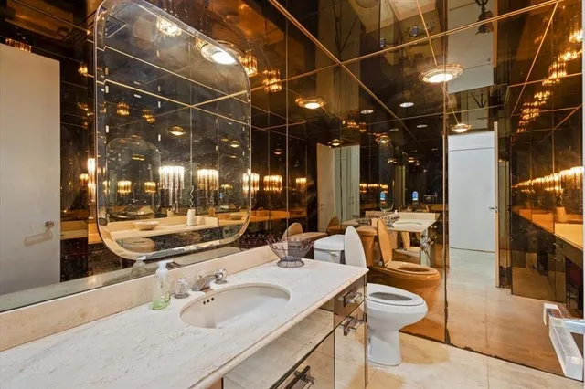 a view of walk in closet