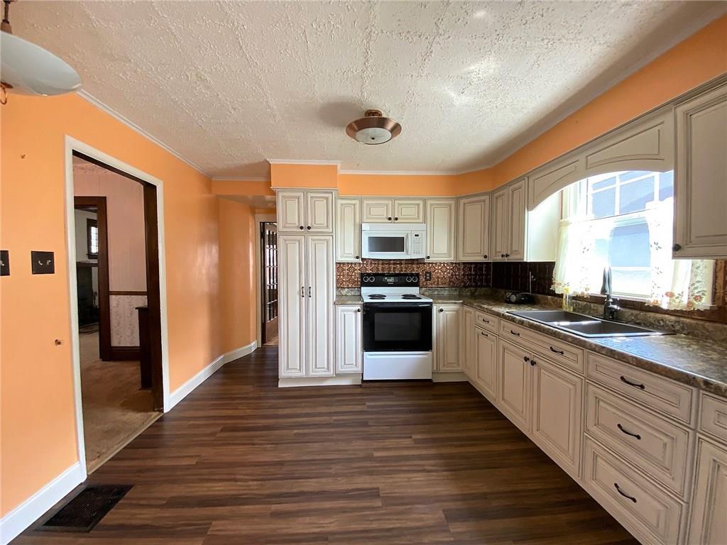 528 5th Street Butler, PA 16001 - Photo 4 of 20 Gallery Image 4