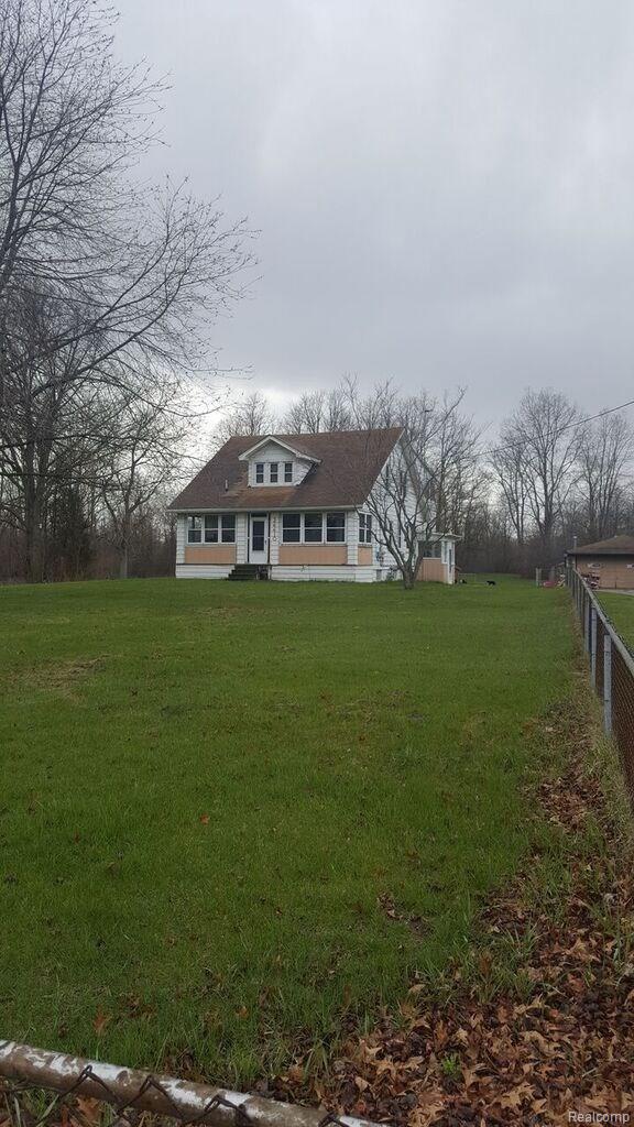 24410 Middlebelt Road New Boston, MI 48164 - Photo 1 of 7 C:\Users\patty\Desktop\24410 middlebelt pics\home.jpg