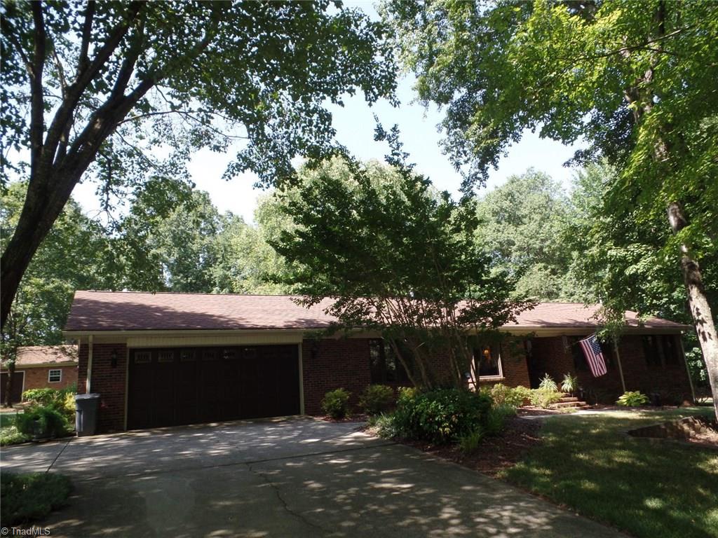 5006 Rambling Road Greensboro, NC 27409 - Photo 2 of 26