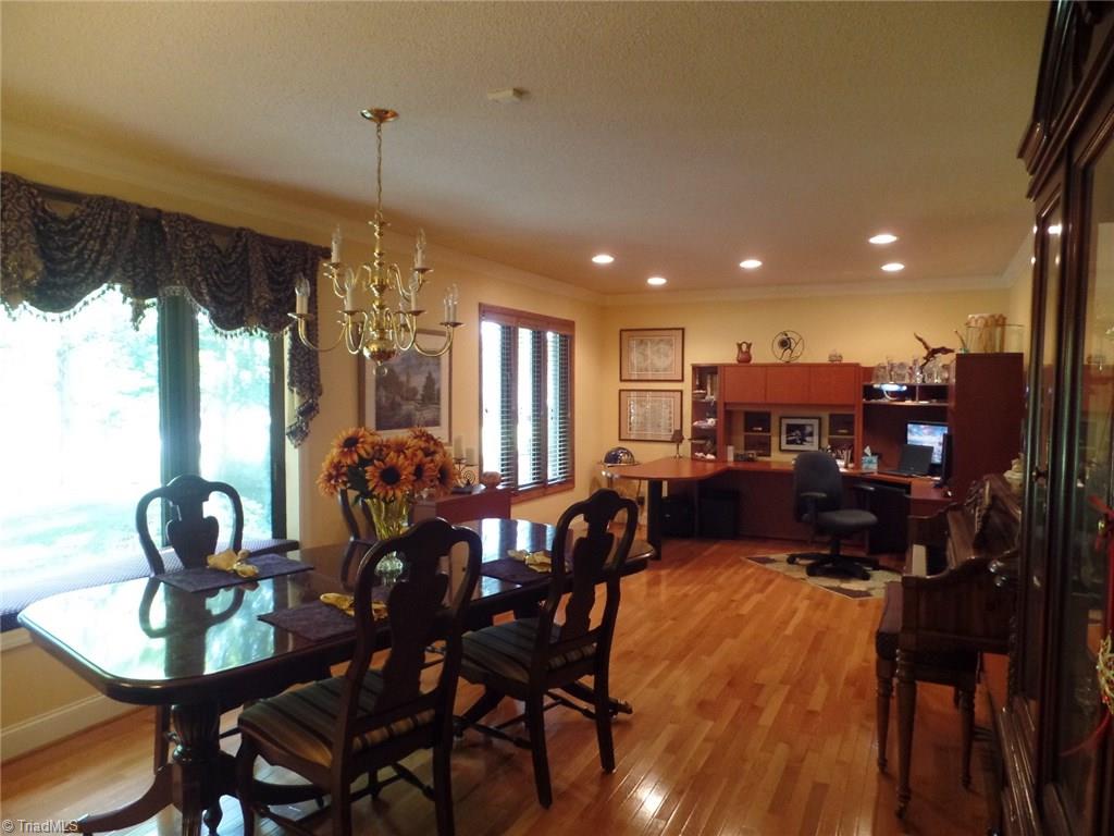5006 Rambling Road Greensboro, NC 27409 - Photo 15 of 26