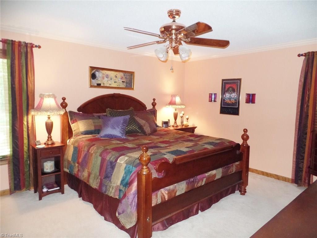5006 Rambling Road Greensboro, NC 27409 - Photo 16 of 26