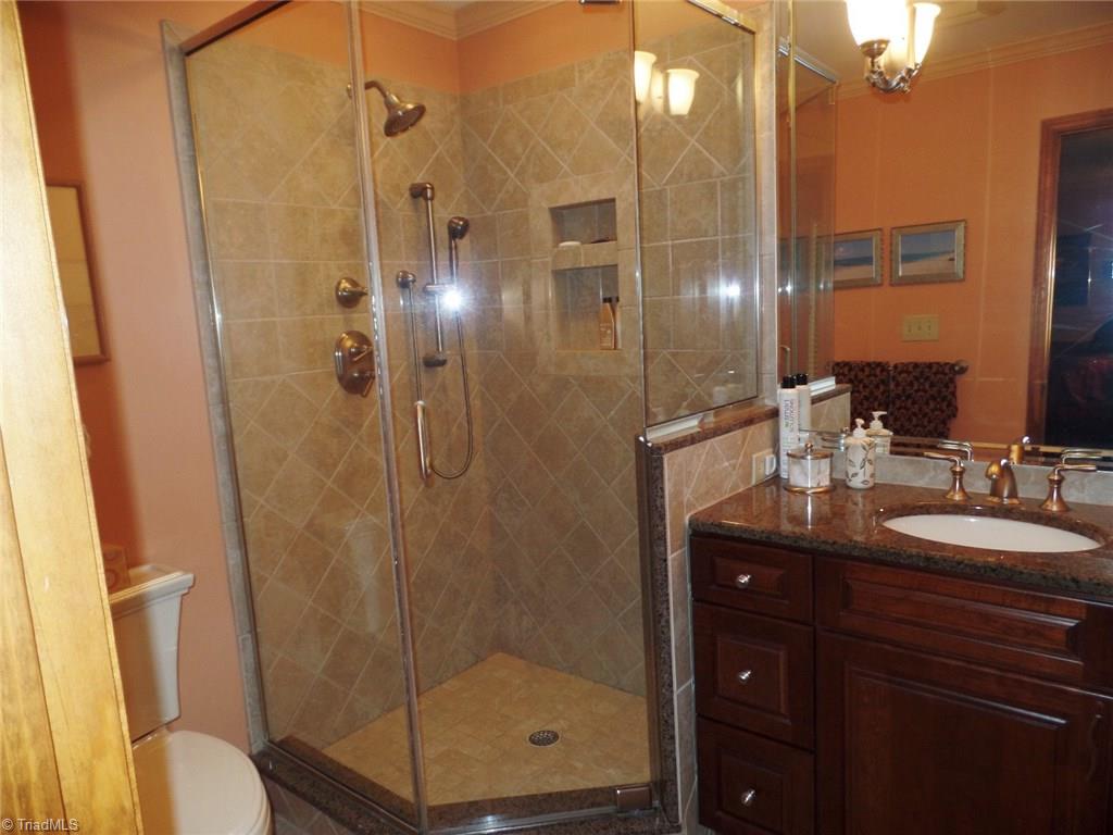 5006 Rambling Road Greensboro, NC 27409 - Photo 18 of 26