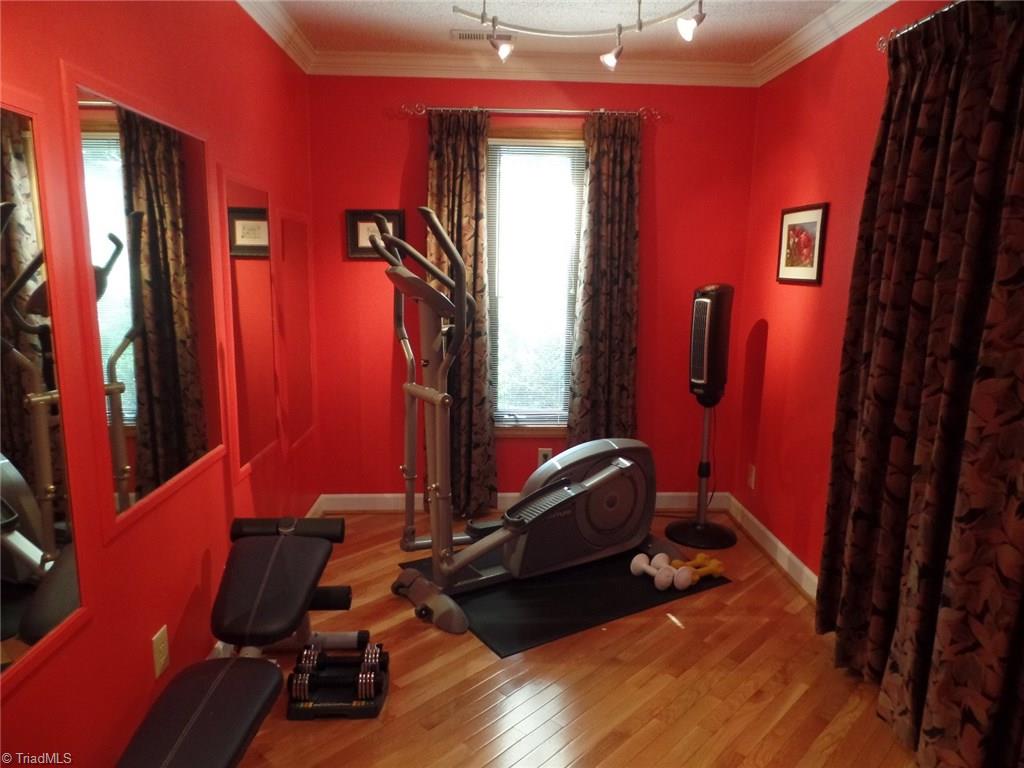 5006 Rambling Road Greensboro, NC 27409 - Photo 21 of 26