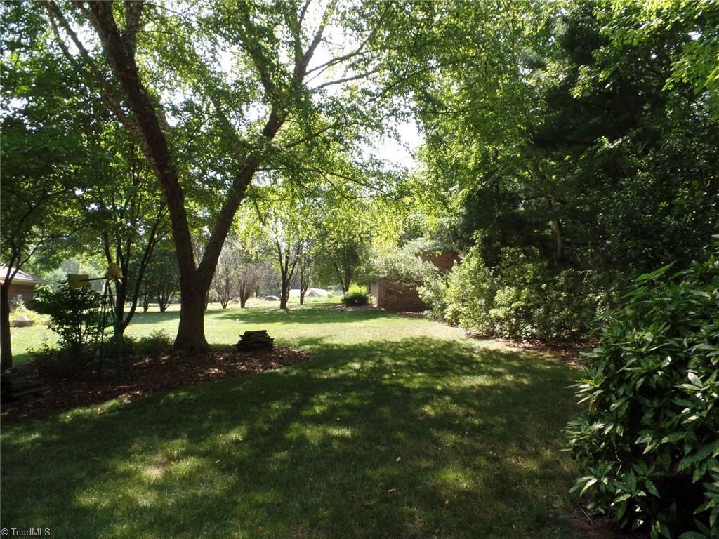 5006 Rambling Road Greensboro, NC 27409 - Photo 22 of 26