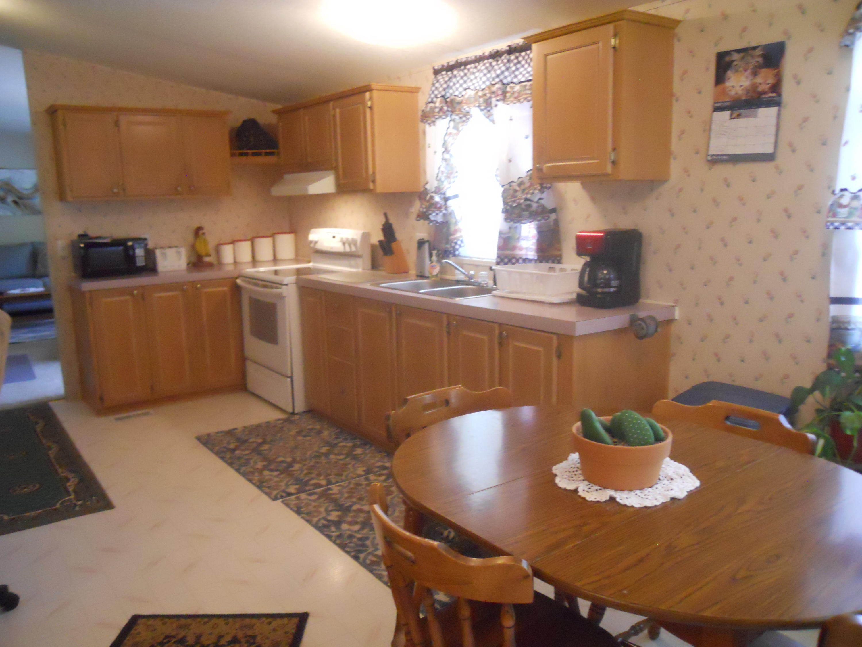 1103 Ferry Road Grants Pass, OR 97526 - Photo 11 of 19 spacious kitchen/dining