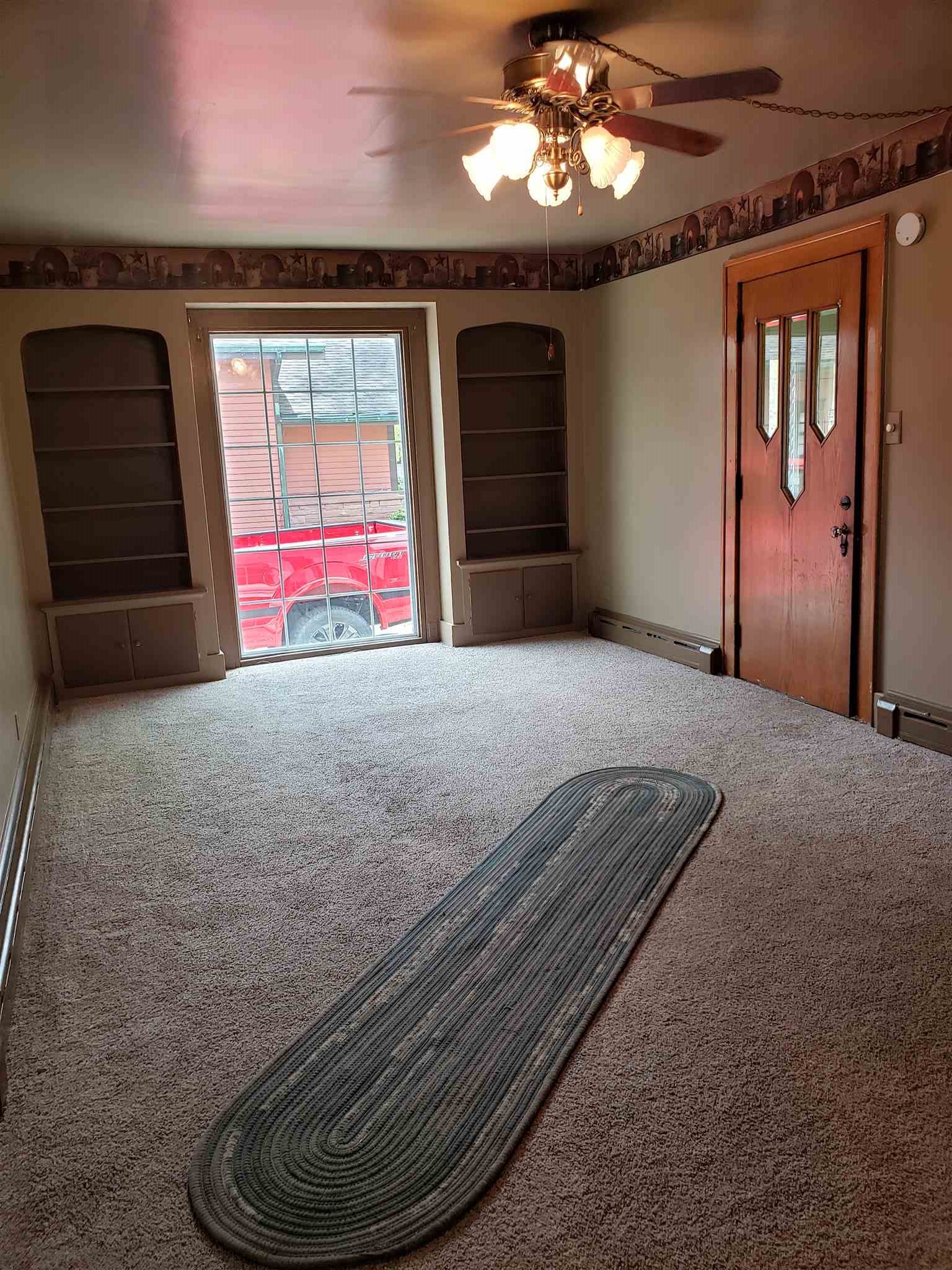 329 South 1st Street Decatur, IN 46733 - Photo 5 of 33