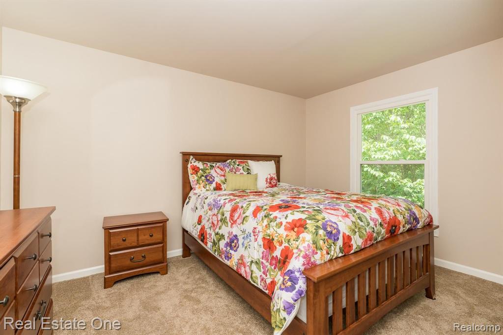 1370 Crescent Lane, Unit 302 Rochester Hills, MI 48306 - Photo 24 of 41