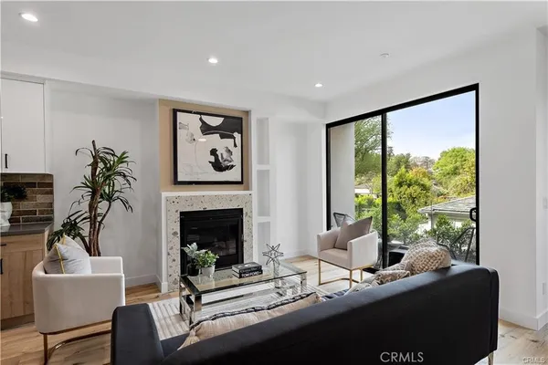 $5,995 | 11858 West Flower Ln Valley Village, Valley Village, CA 91607