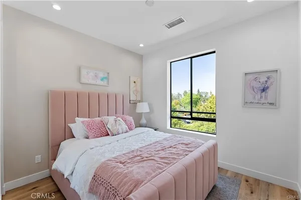 $5,995 | 11858 West Flower Ln Valley Village, Valley Village, CA 91607