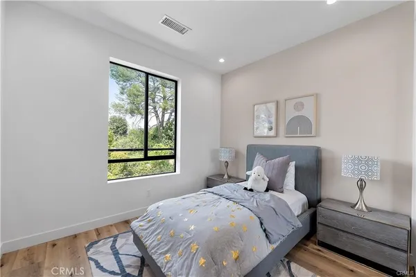 $5,995 | 11858 West Flower Ln Valley Village, Valley Village, CA 91607